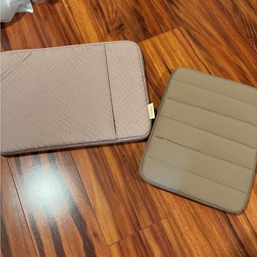 MacBook and iPad sleeves